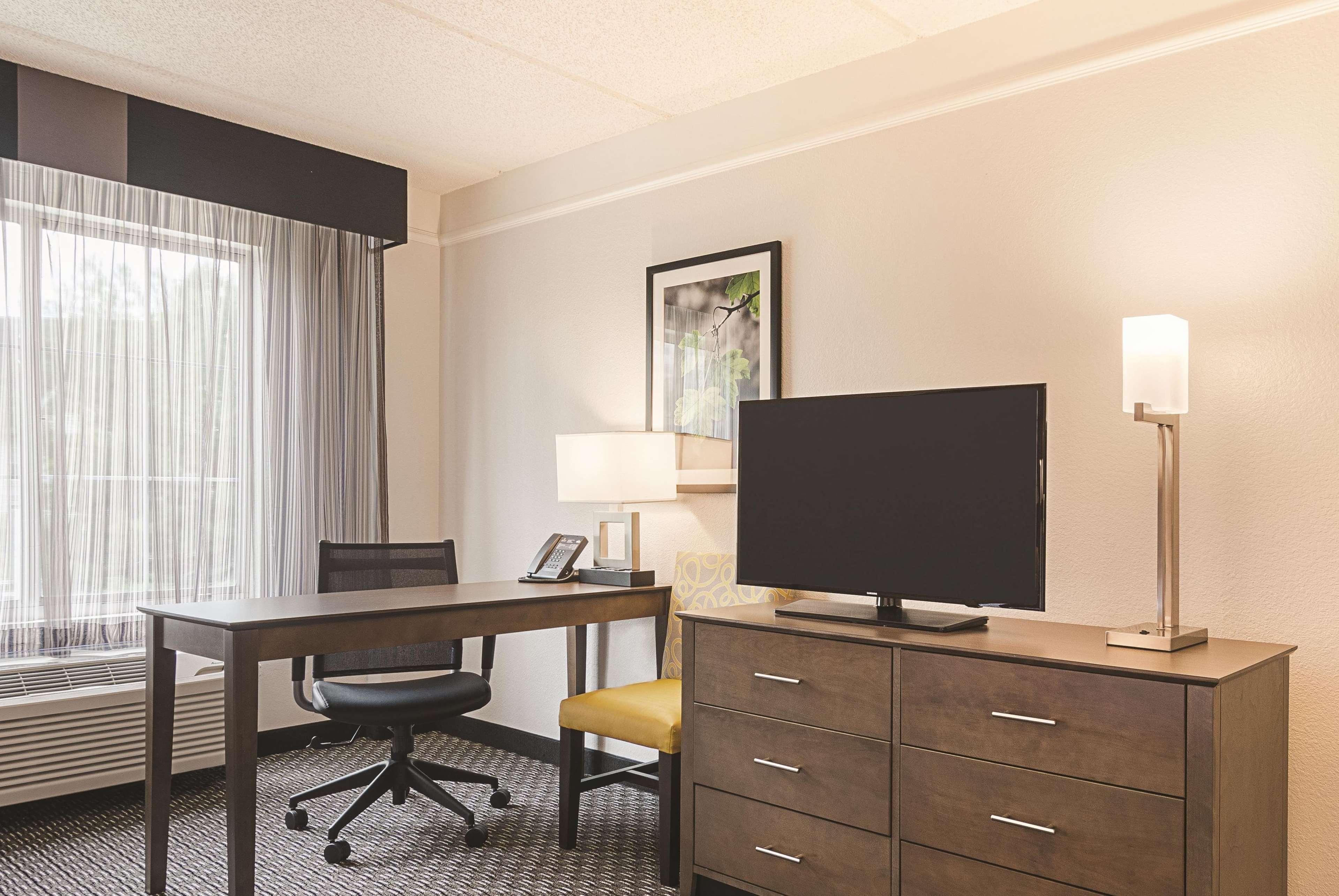 La Quinta By Wyndham Atlanta Perimeter Medical Hotell Sandy Springs Exteriör bild