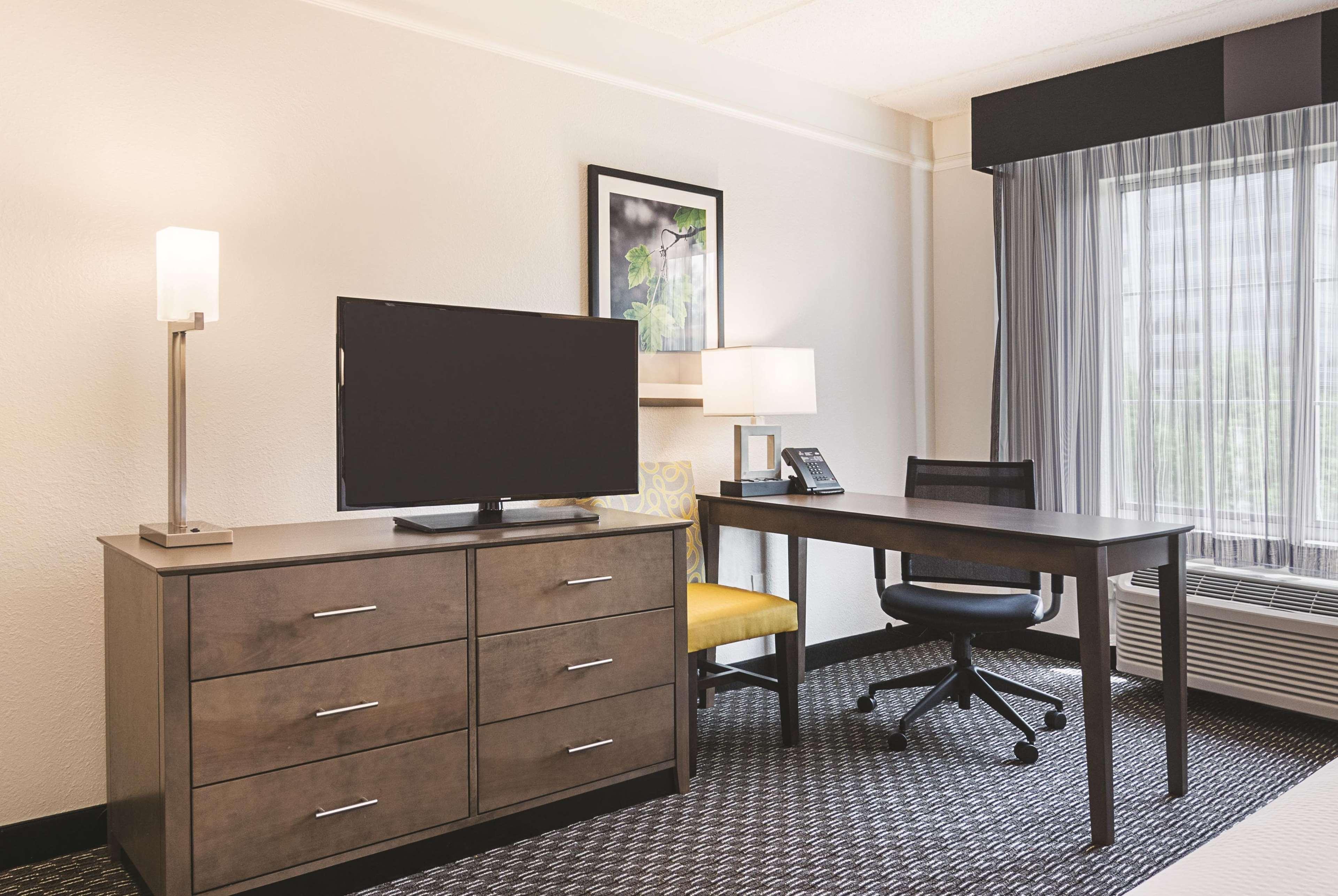 La Quinta By Wyndham Atlanta Perimeter Medical Hotell Sandy Springs Exteriör bild
