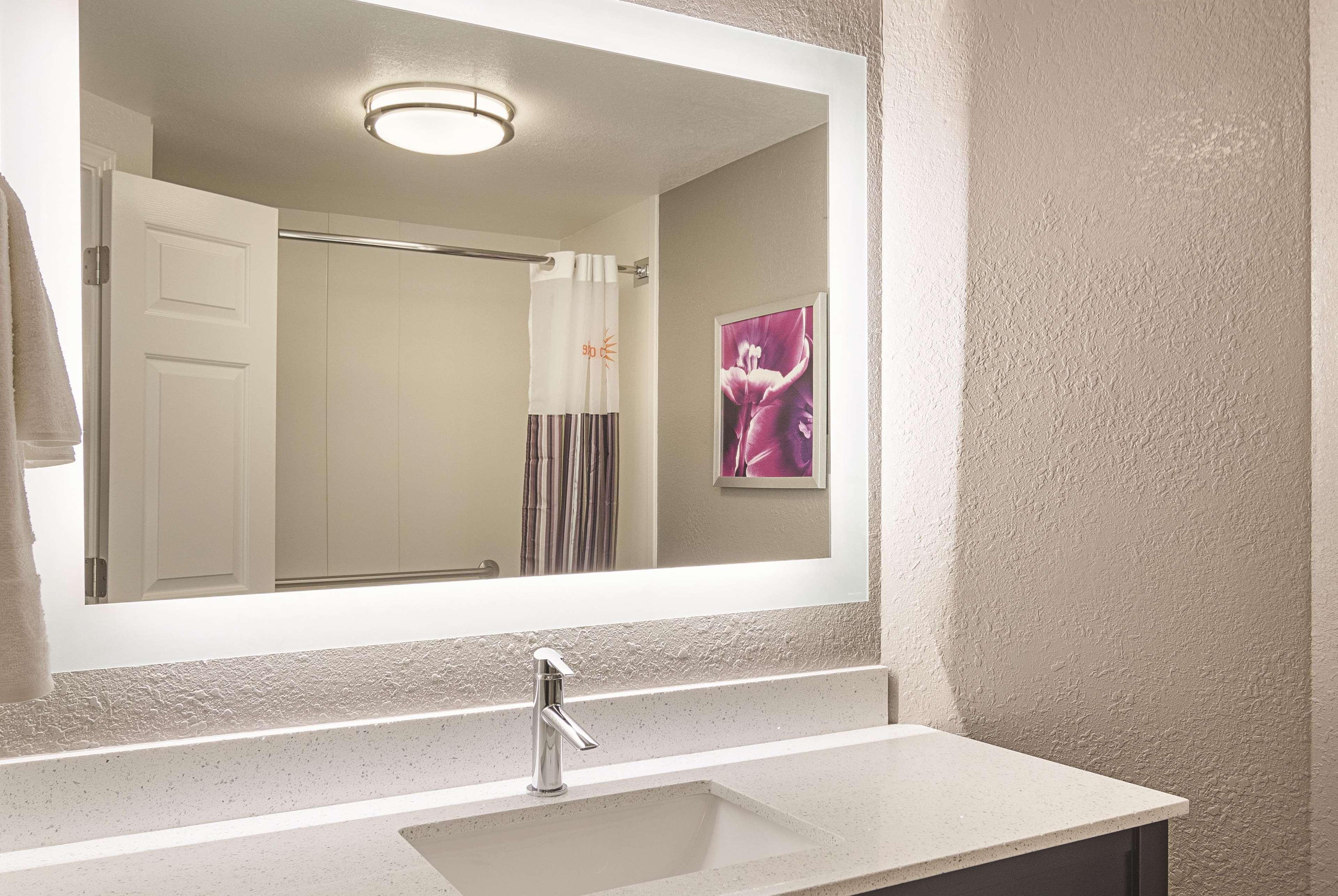 La Quinta By Wyndham Atlanta Perimeter Medical Hotell Sandy Springs Exteriör bild