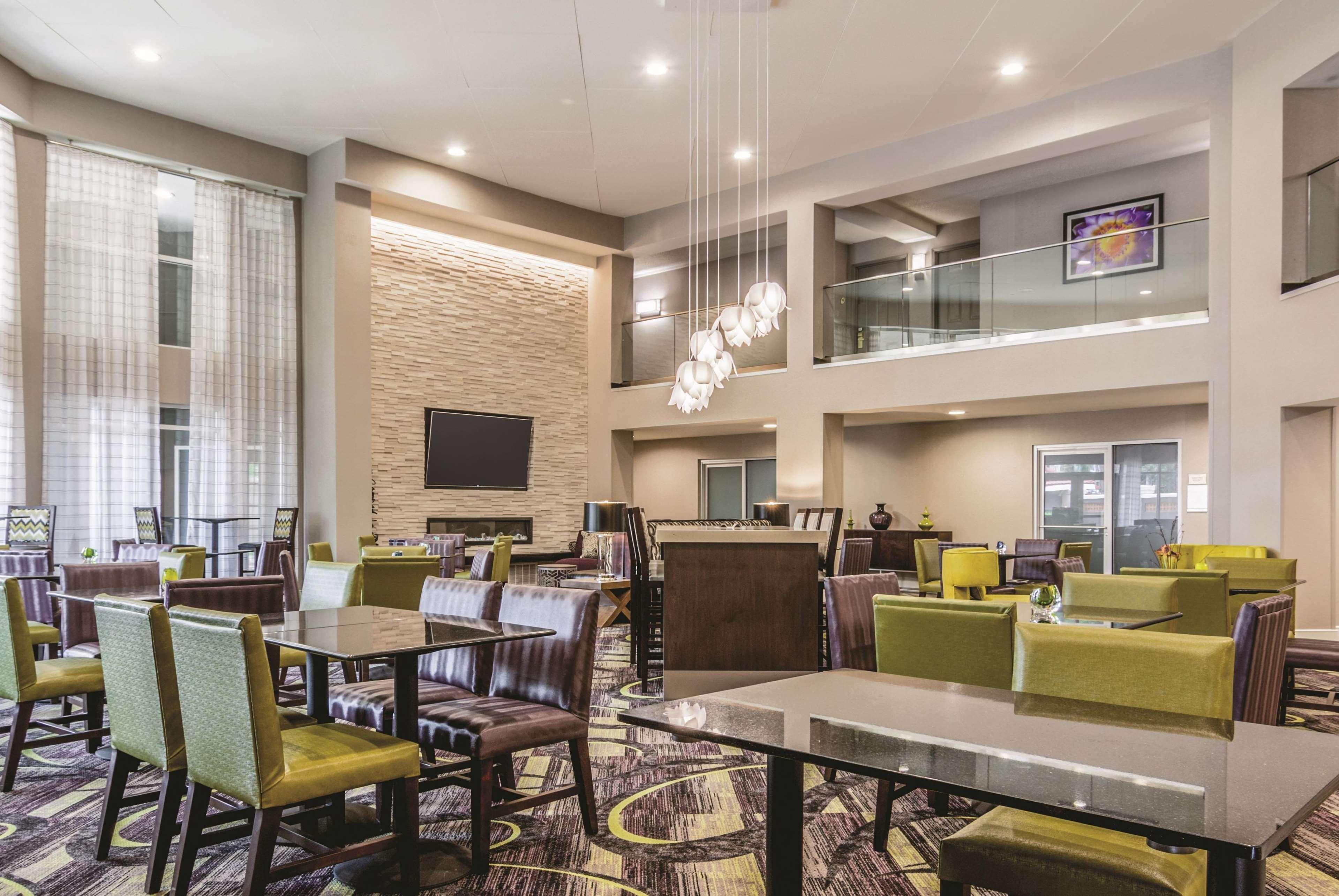 La Quinta By Wyndham Atlanta Perimeter Medical Hotell Sandy Springs Exteriör bild