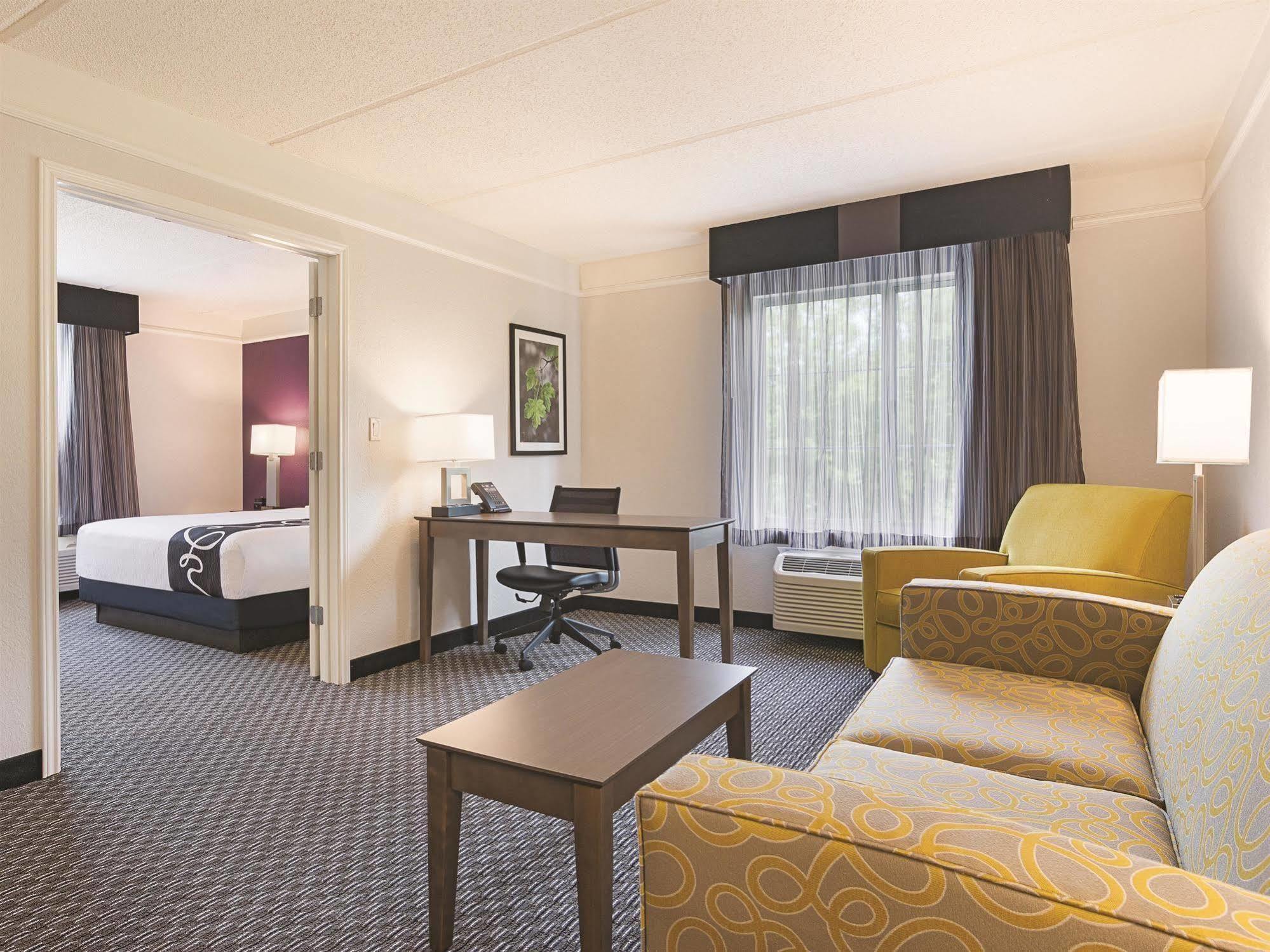 La Quinta By Wyndham Atlanta Perimeter Medical Hotell Sandy Springs Exteriör bild
